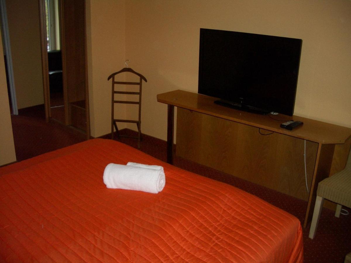 Bed and Breakfast Kardamon Żary Habitación foto