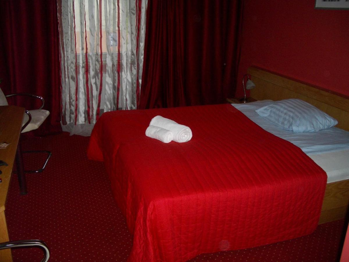 Bed and Breakfast Kardamon Żary Habitación foto